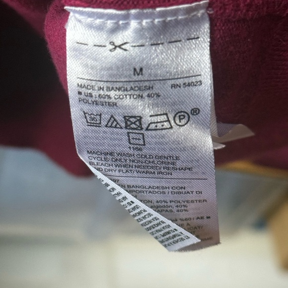 Old Navy Men's V-Neck Sweater - Pink - Picture 3 of 3